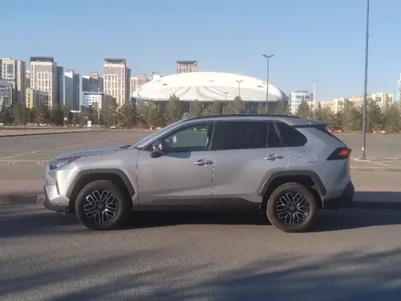 Toyota RAV4 2020 года за 16 600 000 тг. в Астана