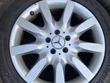 Оригинальные диски на Мерседес R18 с летней резиной 255 45 18 за 350 000 тг. в Алматы – фото 5