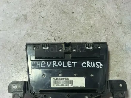 Блок управления печки Chevrolet Cruze за 15 000 тг. в Актобе – фото 2