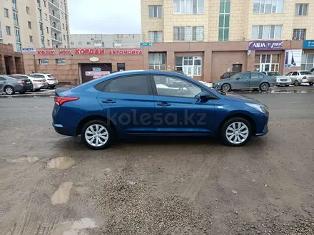 Hyundai Solaris 2022 года за 8 200 000 тг. в Астана – фото 4