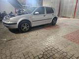 Volkswagen Golf 1999 годаfor1 700 000 тг. в Кызылорда
