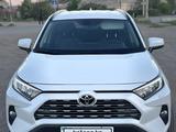 Toyota RAV4 2020 годаүшін15 700 000 тг. в Семей – фото 3