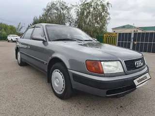 Audi 100