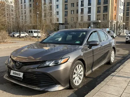 Toyota Camry 2018 года за 12 000 000 тг. в Алматы – фото 14