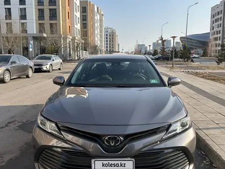 Toyota Camry 2018 года за 12 000 000 тг. в Алматы – фото 19