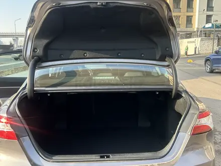 Toyota Camry 2018 года за 12 000 000 тг. в Алматы – фото 23