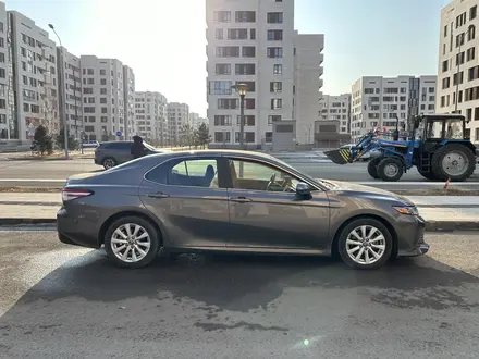 Toyota Camry 2018 года за 12 000 000 тг. в Алматы – фото 33