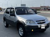 Chevrolet Niva 2013 года за 2 800 000 тг. в Атырау – фото 3