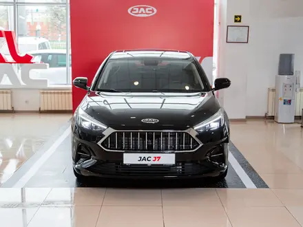 JAC J7 Luxury CVT 2025 года за 6 990 000 тг. в Костанай – фото 5