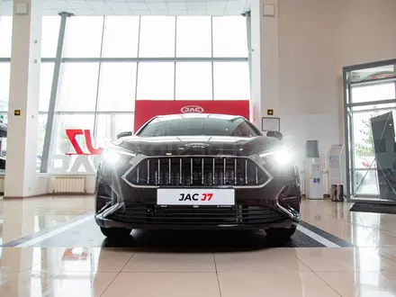 JAC J7 Luxury CVT 2025 года за 6 990 000 тг. в Костанай – фото 6