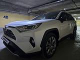 Toyota RAV4 2020 года за 18 500 000 тг. в Актау – фото 2