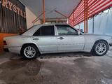 Mercedes-Benz E 230 1991 года за 2 600 000 тг. в Шымкент – фото 2