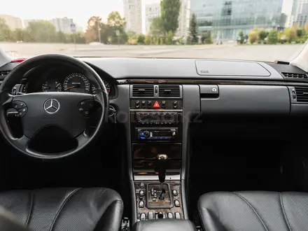 Mercedes-Benz E 55 AMG 2002 года за 15 500 000 тг. в Алматы – фото 43