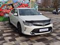 Toyota Camry 2017 года за 12 850 000 тг. в Алматы – фото 3