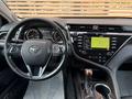 Toyota Camry Luxe 2021 года за 12 800 000 тг. в Астана – фото 9