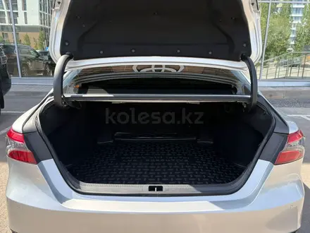 Toyota Camry Luxe 2021 года за 12 800 000 тг. в Астана – фото 10
