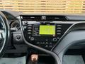 Toyota Camry Luxe 2021 года за 12 800 000 тг. в Астана – фото 15