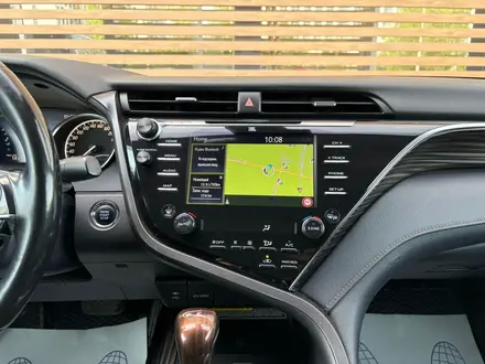 Toyota Camry Luxe 2021 года за 12 800 000 тг. в Астана – фото 15