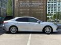 Toyota Camry Luxe 2021 года за 12 800 000 тг. в Астана – фото 17