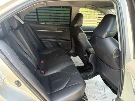 Toyota Camry Luxe 2021 года за 12 800 000 тг. в Астана – фото 7