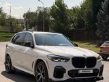 BMW X5 2019 года за 29 000 000 тг. в Алматы – фото 2