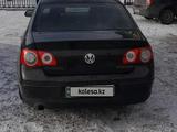 Volkswagen Passat 2005 года за 2 990 000 тг. в Семей – фото 4