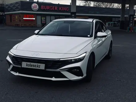 Hyundai Elantra 2023 года за 8 100 000 тг. в Шымкент