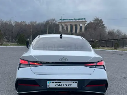 Hyundai Elantra 2023 года за 8 100 000 тг. в Шымкент – фото 5