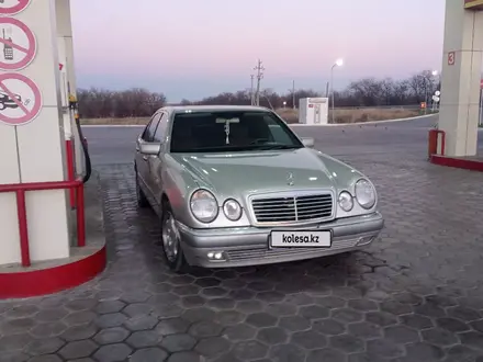 Mercedes-Benz E 320 1999 года за 4 000 000 тг. в Шымкент