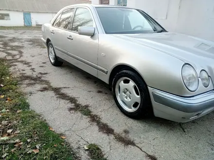 Mercedes-Benz E 320 1999 года за 4 000 000 тг. в Шымкент – фото 8