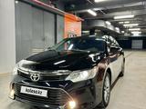 Toyota Camry 2017 годаfor14 000 000 тг. в Астана – фото 2