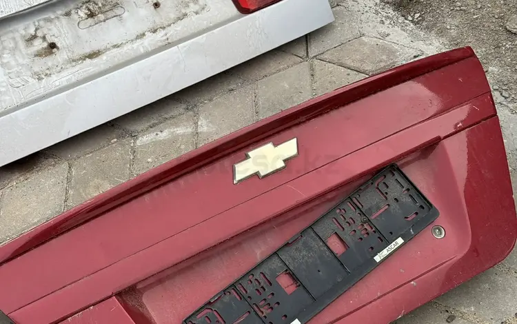 Крышка багажника Chevrolet Aveo за 2 777 тг. в Актобе