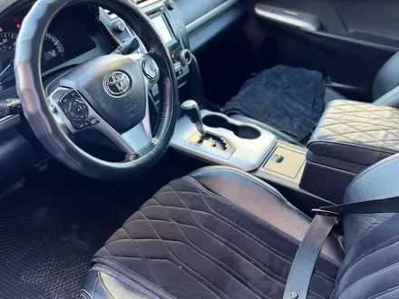 Toyota Camry 2014 года за 5 300 000 тг. в Актобе – фото 11