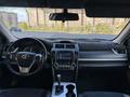 Toyota Camry 2014 года за 5 300 000 тг. в Актобе – фото 16