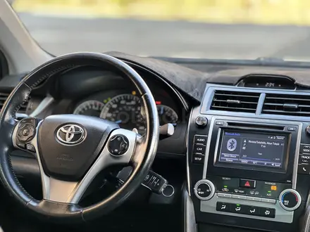 Toyota Camry 2014 года за 5 300 000 тг. в Актобе – фото 17