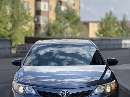 Toyota Camry 2014 года за 5 300 000 тг. в Актобе – фото 22