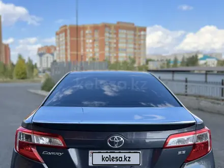 Toyota Camry 2014 года за 5 300 000 тг. в Актобе – фото 23