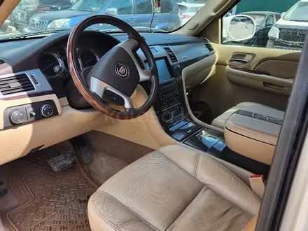 Cadillac Escalade 2009 года за 9 500 000 тг. в Алматы – фото 6