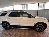 Ford Explorer 2014 года за 13 000 000 тг. в Алматы – фото 3