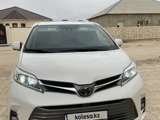 Toyota Sienna, 2018