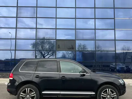Volkswagen Touareg 2006 года за 5 150 000 тг. в Караганда – фото 3