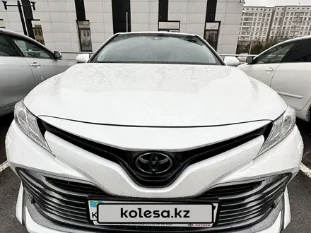 Toyota Camry 2019 года за 15 710 000 тг. в Шымкент