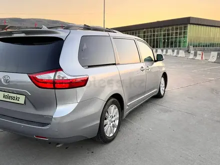 Toyota Sienna 2015 года за 11 000 000 тг. в Уральск – фото 4