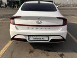 Hyundai Sonata 2022 года за 13 600 000 тг. в Алматы – фото 2