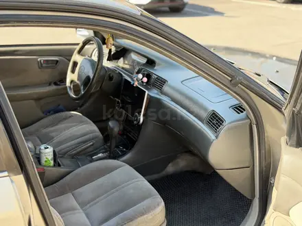 Toyota Camry 1998 года за 2 200 000 тг. в Шымкент – фото 9