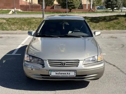 Toyota Camry 1998 года за 2 200 000 тг. в Шымкент – фото 3