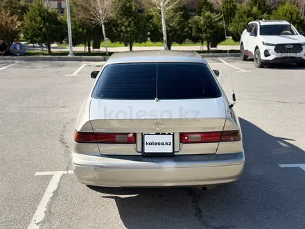 Toyota Camry 1998 года за 2 200 000 тг. в Шымкент – фото 8