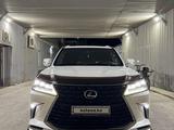 Lexus LX 570 2018 годаүшін44 000 000 тг. в Актау – фото 2