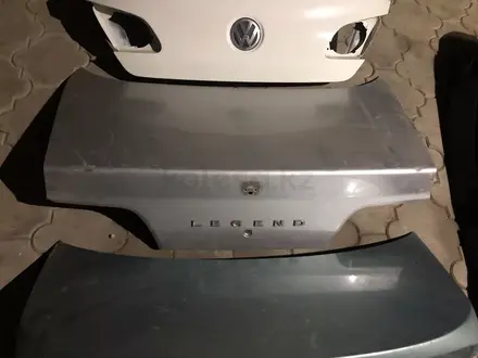 Крышка багажника на хонда легенд за 15 000 тг. в Алматы