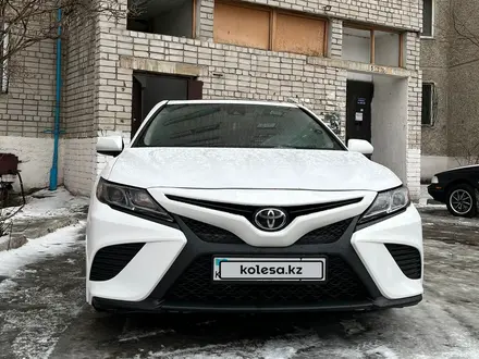 Toyota Camry 2020 годаүшін13 900 000 тг. в Семей – фото 13